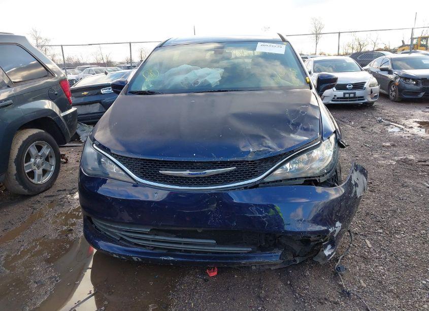 Photo 11 of 2017 Chrysler Pacifica LX (VIN 2C4RC1CG1HR571690)