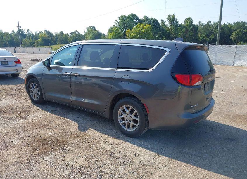Photo 3 of 2017 Chrysler Pacifica LX (VIN 2C4RC1CG1HR739182)