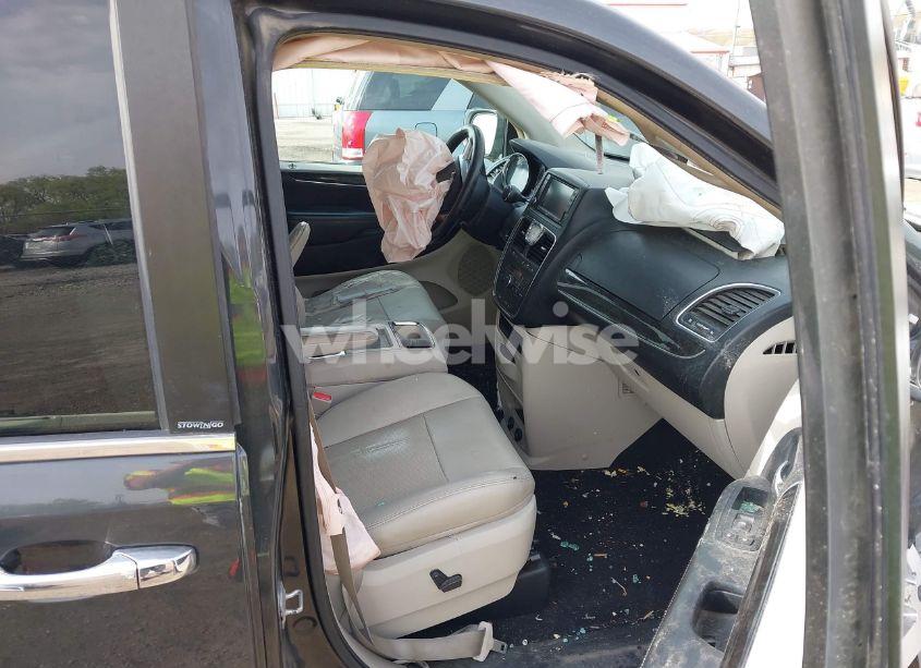 Photo 5 of 2012 Chrysler Town & COUNTRY TOURING-L (VIN 2C4RC1CG2CR135164)