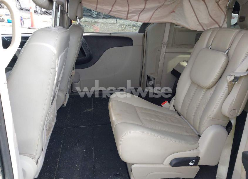 Photo 8 of 2012 Chrysler Town & COUNTRY TOURING-L (VIN 2C4RC1CG2CR135164)