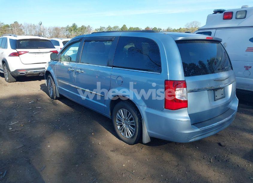 Photo 3 of 2013 Chrysler Town & COUNTRY TOURING-L (VIN 2C4RC1CG2DR531435)