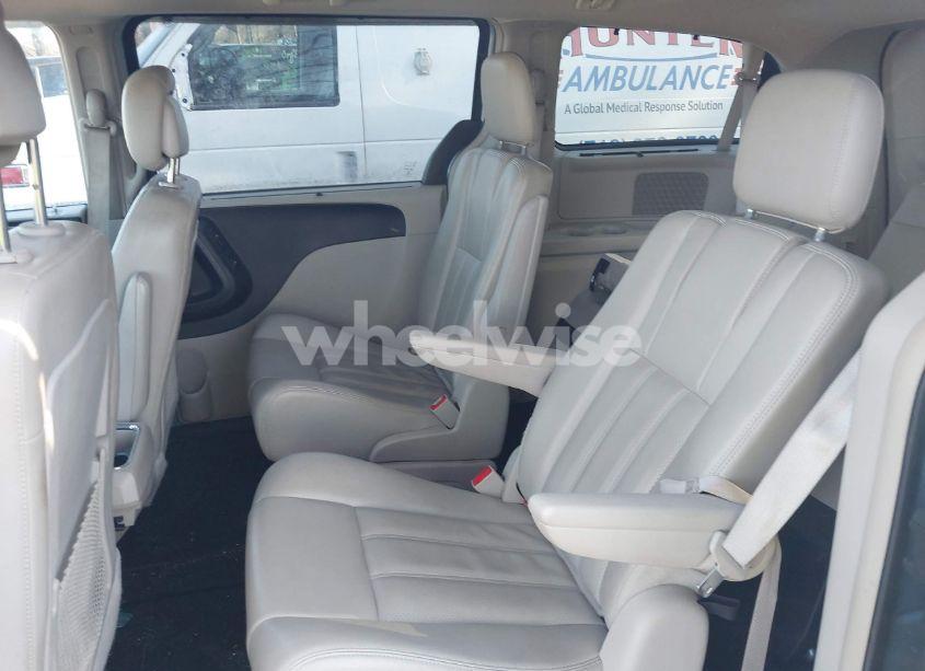 Photo 8 of 2013 Chrysler Town & COUNTRY TOURING-L (VIN 2C4RC1CG2DR531435)