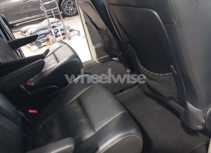 Photo 8 of 2013 Chrysler Town & COUNTRY TOURING-L (VIN 2C4RC1CG2DR560546)