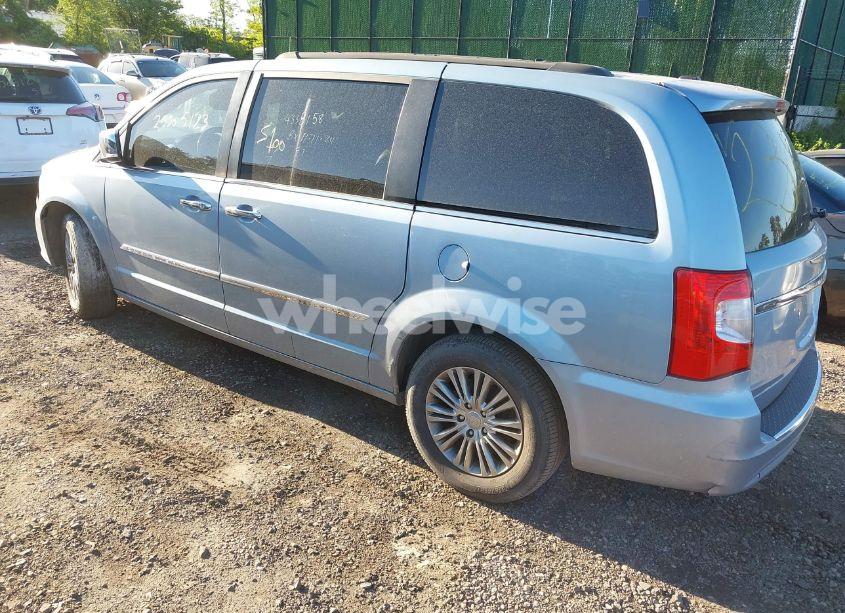 Photo 3 of 2013 Chrysler Town & COUNTRY TOURING-L (VIN 2C4RC1CG2DR566220)