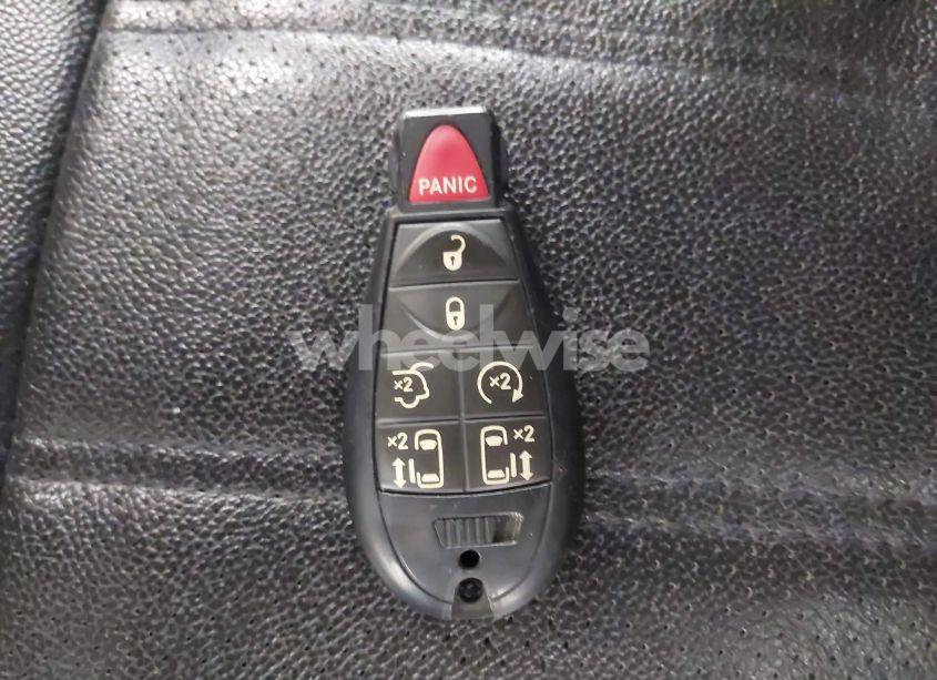 Photo 11 of 2013 Chrysler Town & COUNTRY TOURING-L (VIN 2C4RC1CG2DR594227)