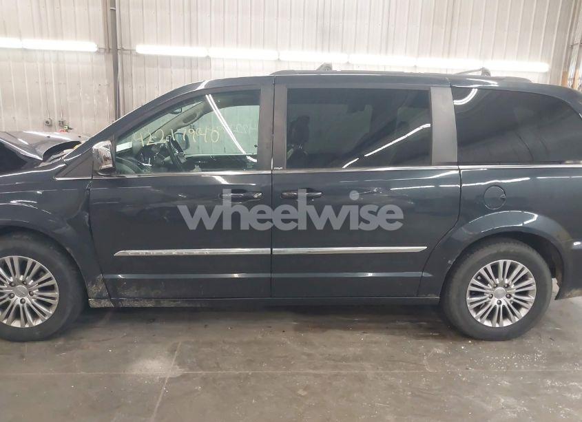 Photo 15 of 2013 Chrysler Town & COUNTRY TOURING-L (VIN 2C4RC1CG2DR594227)