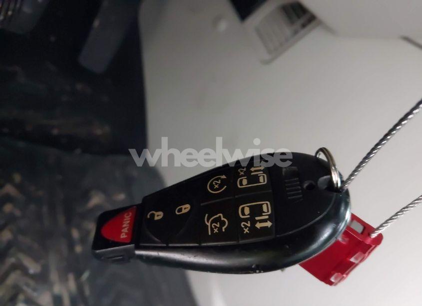 Photo 11 of 2013 Chrysler Town & COUNTRY TOURING-L (VIN 2C4RC1CG2DR684204)