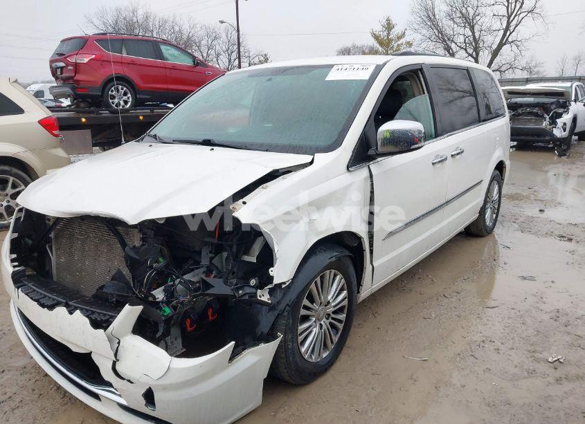 Photo 2 of 2013 Chrysler Town & COUNTRY TOURING-L (VIN 2C4RC1CG2DR684204)