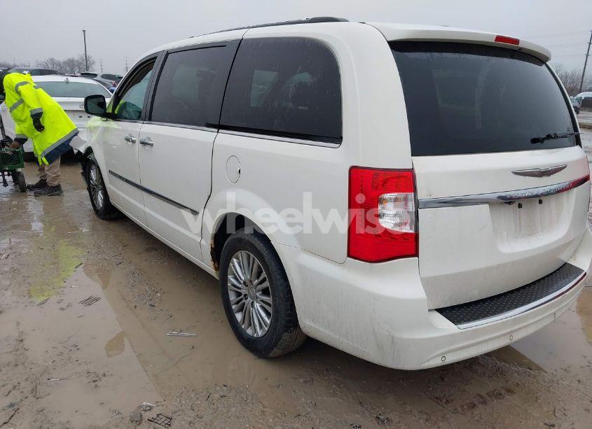 Photo 3 of 2013 Chrysler Town & COUNTRY TOURING-L (VIN 2C4RC1CG2DR684204)