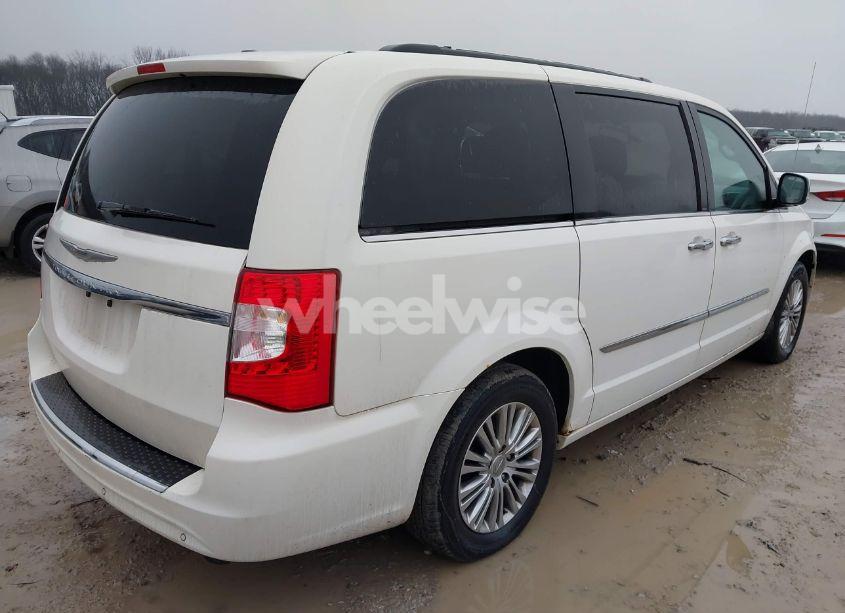 Photo 4 of 2013 Chrysler Town & COUNTRY TOURING-L (VIN 2C4RC1CG2DR684204)