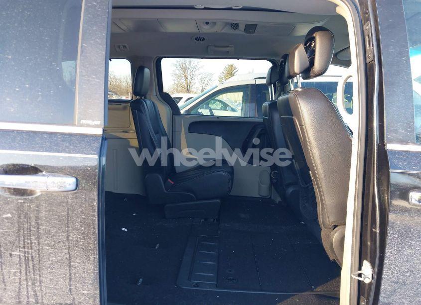 Photo 8 of 2013 Chrysler Town & COUNTRY TOURING-L (VIN 2C4RC1CG2DR711935)