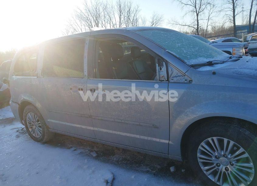 Photo 14 of 2013 Chrysler Town & COUNTRY TOURING-L (VIN 2C4RC1CG2DR723115)