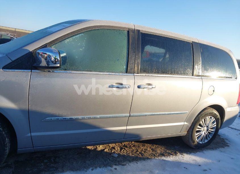 Photo 15 of 2013 Chrysler Town & COUNTRY TOURING-L (VIN 2C4RC1CG2DR723115)