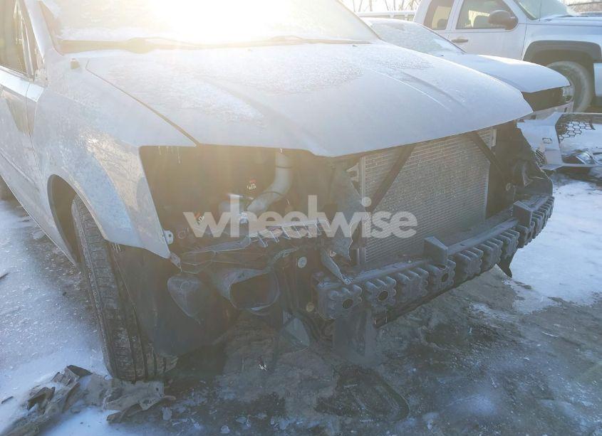 Photo 6 of 2013 Chrysler Town & COUNTRY TOURING-L (VIN 2C4RC1CG2DR723115)