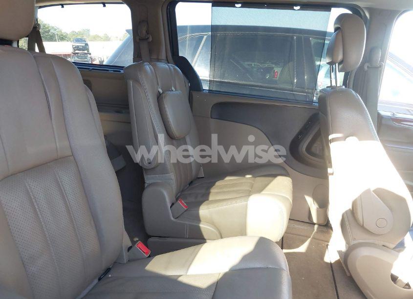 Photo 8 of 2013 Chrysler Town & COUNTRY TOURING-L (VIN 2C4RC1CG2DR734356)