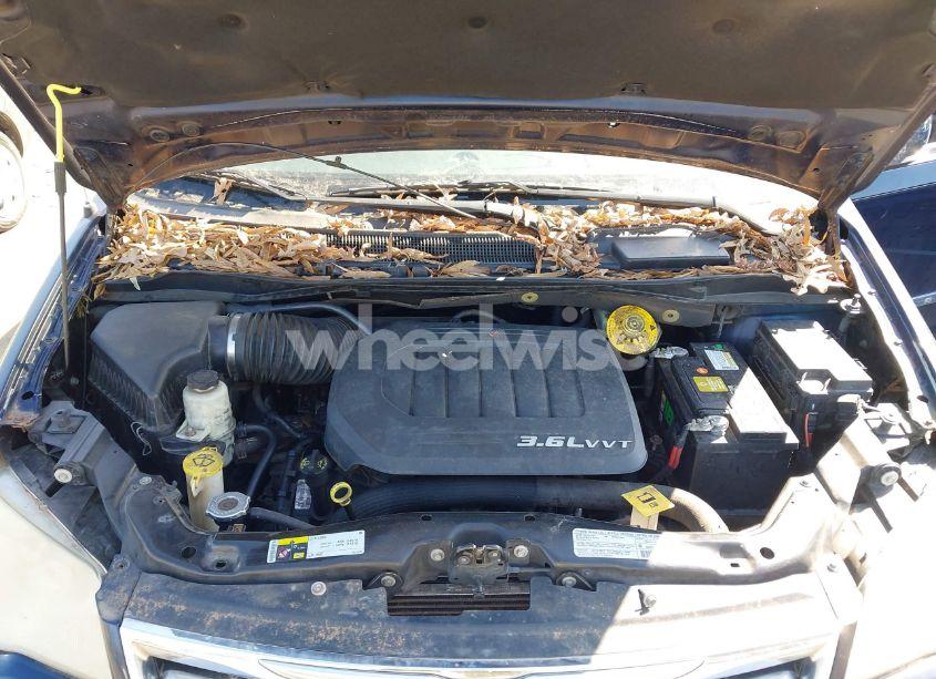 Photo 10 of 2013 Chrysler Town & COUNTRY TOURING-L (VIN 2C4RC1CG2DR778180)