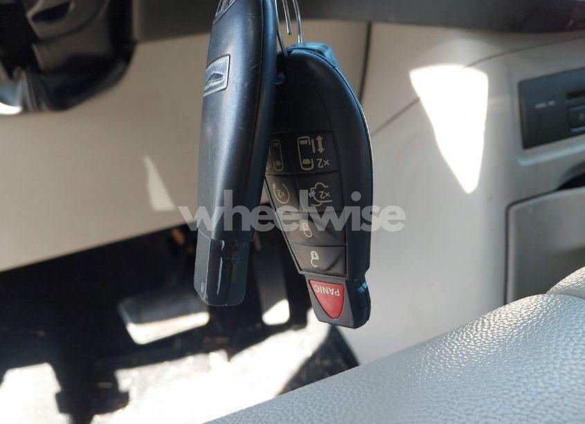 Photo 11 of 2013 Chrysler Town & COUNTRY TOURING-L (VIN 2C4RC1CG2DR778180)