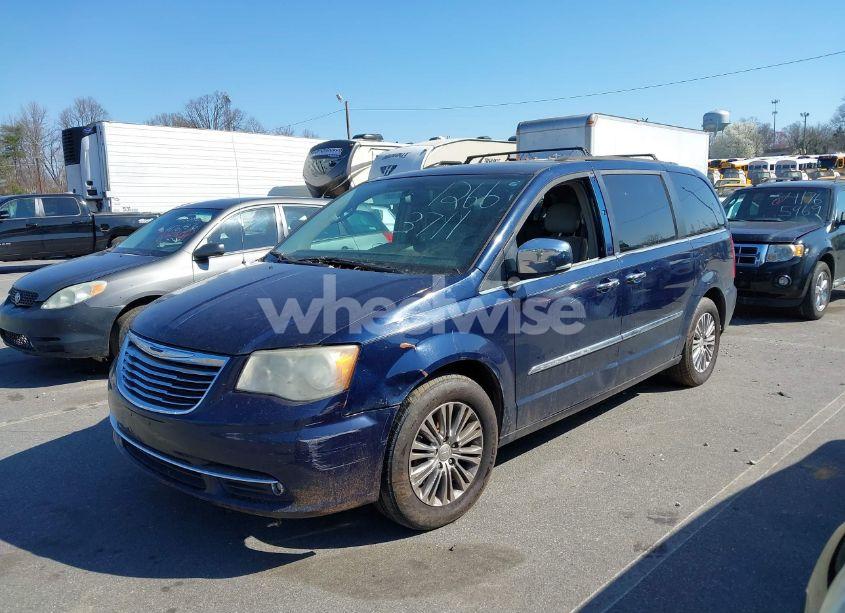 Photo 2 of 2013 Chrysler Town & COUNTRY TOURING-L (VIN 2C4RC1CG2DR778180)