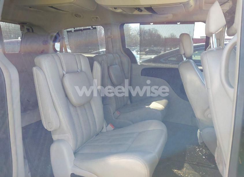 Photo 8 of 2013 Chrysler Town & COUNTRY TOURING-L (VIN 2C4RC1CG2DR778180)