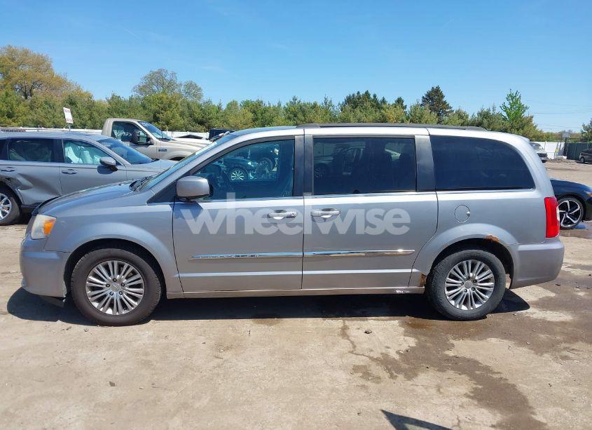 Photo 14 of 2014 Chrysler Town & COUNTRY TOURING-L (VIN 2C4RC1CG2ER116651)