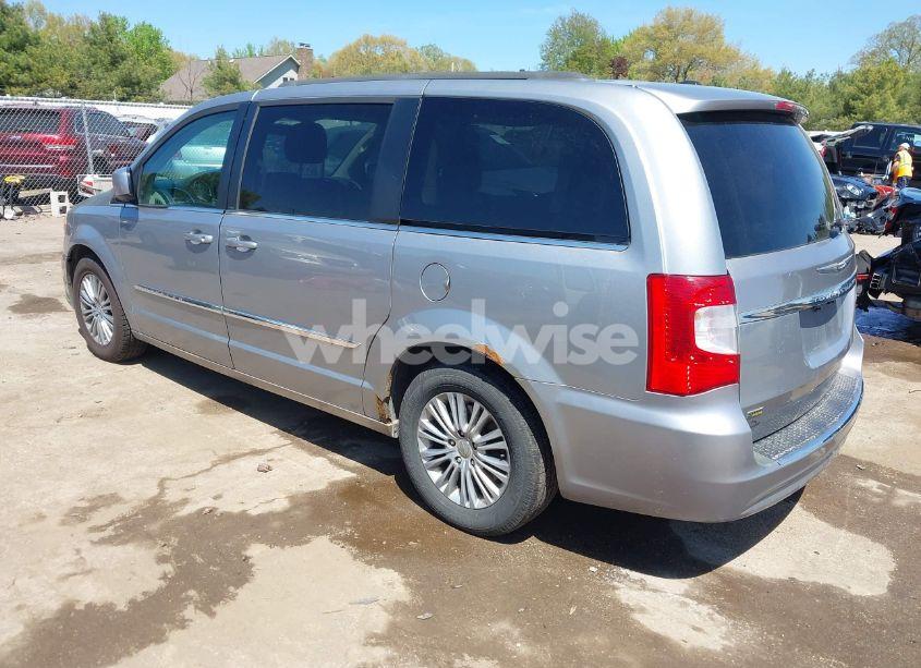 Photo 3 of 2014 Chrysler Town & COUNTRY TOURING-L (VIN 2C4RC1CG2ER116651)