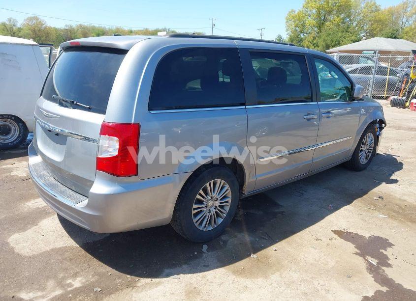 Photo 4 of 2014 Chrysler Town & COUNTRY TOURING-L (VIN 2C4RC1CG2ER116651)