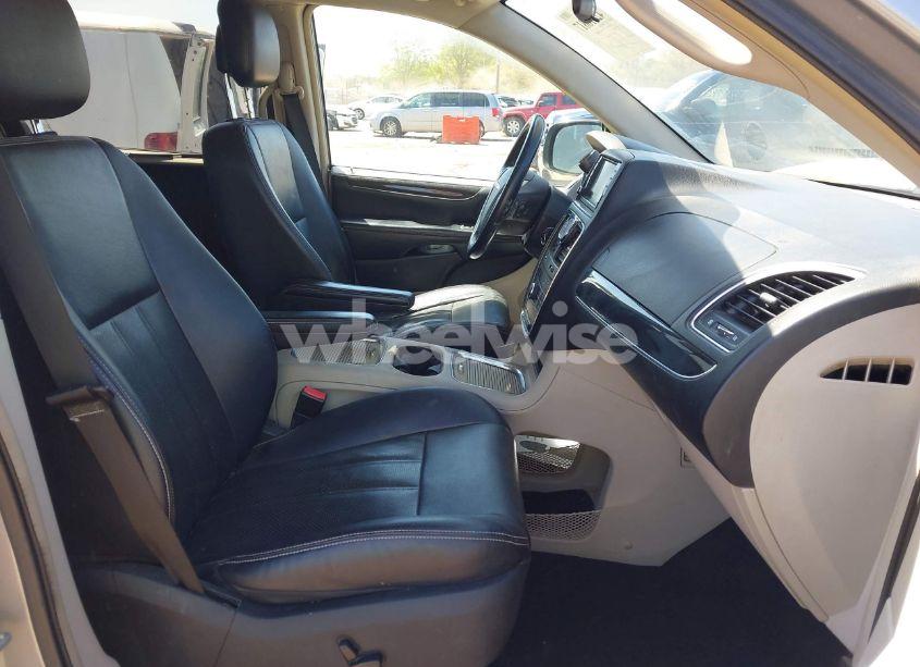 Photo 5 of 2014 Chrysler Town & COUNTRY TOURING-L (VIN 2C4RC1CG2ER116651)