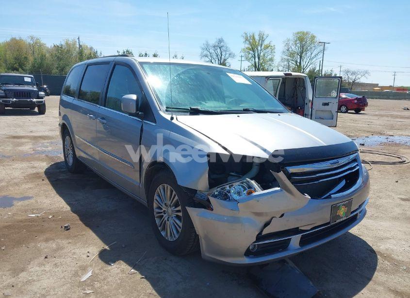 Photo 6 of 2014 Chrysler Town & COUNTRY TOURING-L (VIN 2C4RC1CG2ER116651)