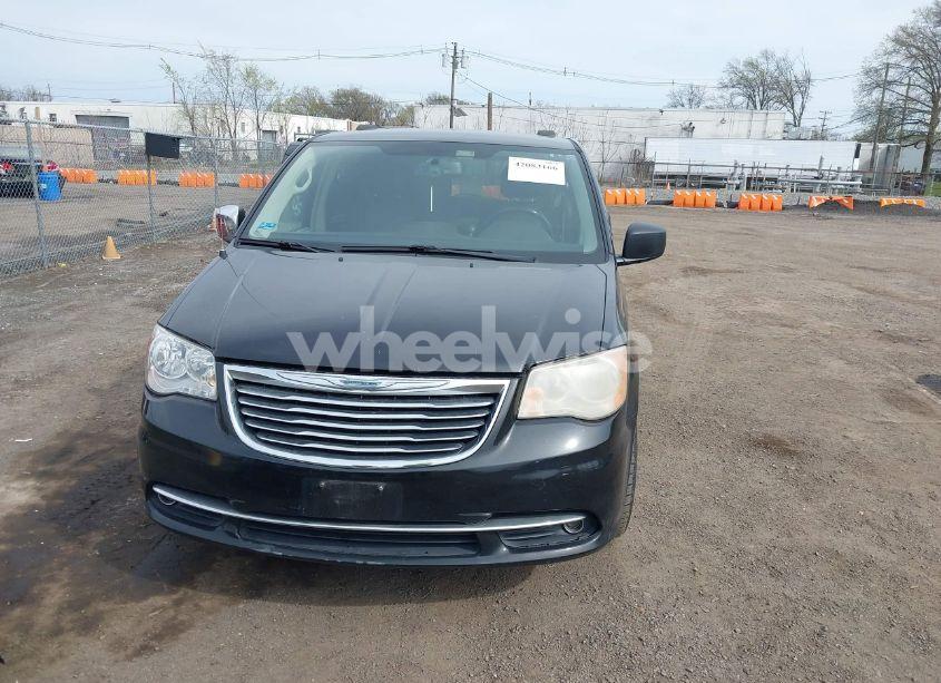 Photo 6 of 2014 Chrysler Town & COUNTRY TOURING-L (VIN 2C4RC1CG2ER214952)