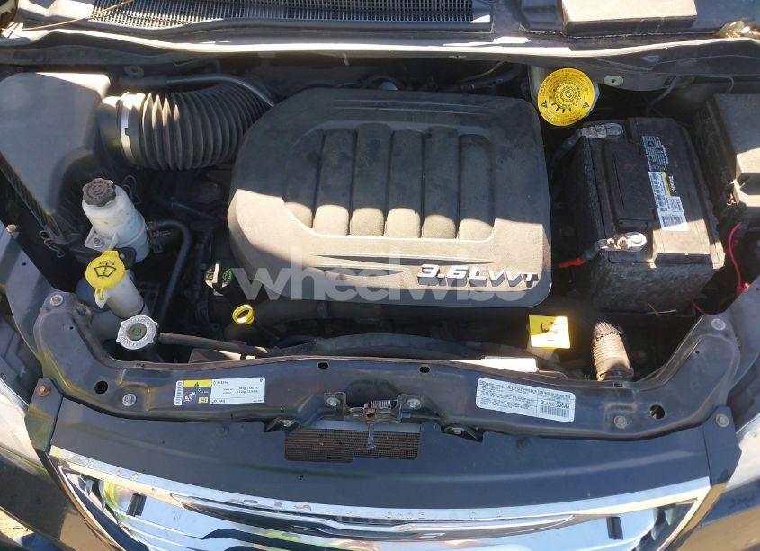 Photo 10 of 2014 Chrysler Town & COUNTRY TOURING-L (VIN 2C4RC1CG2ER367220)