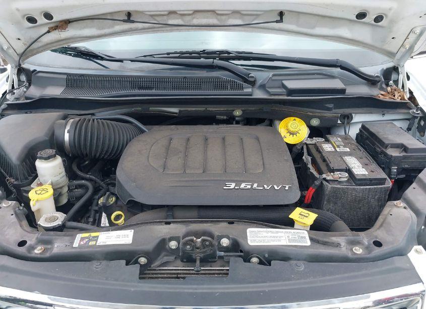 Photo 10 of 2014 Chrysler Town & COUNTRY TOURING-L 30TH ANNIVERSARY (VIN 2C4RC1CG2ER455393)