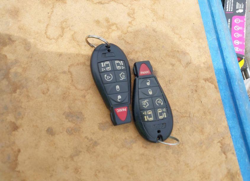 Photo 11 of 2014 Chrysler Town & COUNTRY TOURING-L 30TH ANNIVERSARY (VIN 2C4RC1CG2ER455393)