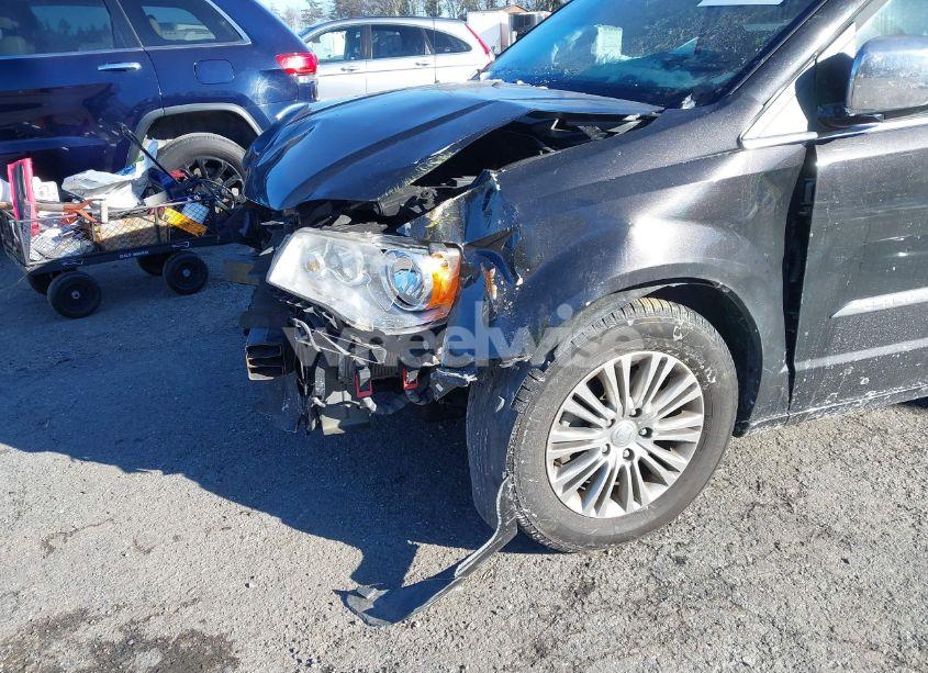 Photo 19 of 2014 Chrysler Town & COUNTRY TOURING-L (VIN 2C4RC1CG2ER466751)