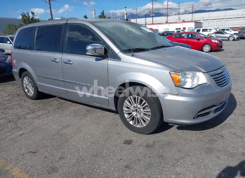 2015 Chrysler Town & COUNTRY TOURING-L (VIN 2C4RC1CG2FR547704) main photo