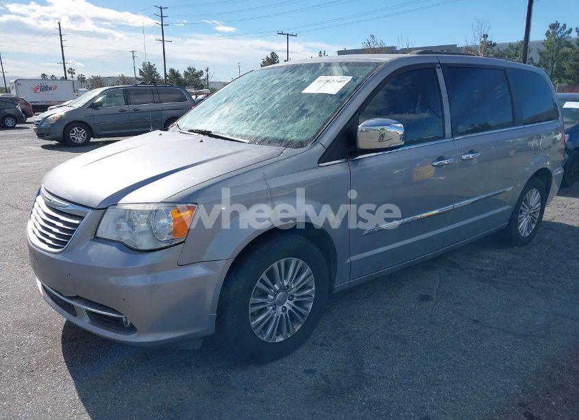 Photo 2 of 2015 Chrysler Town & COUNTRY TOURING-L (VIN 2C4RC1CG2FR547704)