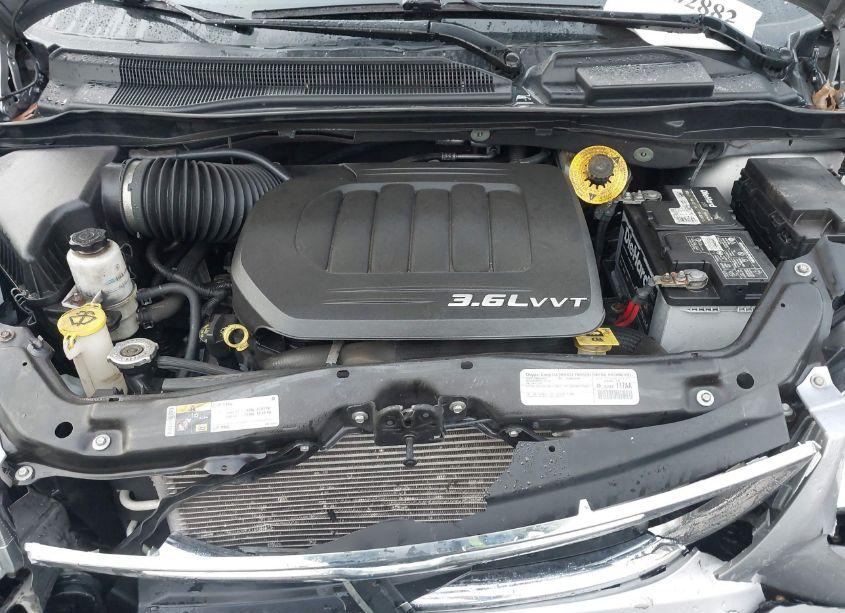 Photo 10 of 2015 Chrysler Town & COUNTRY TOURING-L (VIN 2C4RC1CG2FR572120)