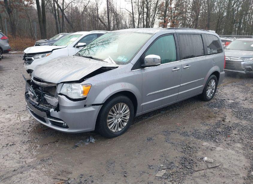 Photo 2 of 2015 Chrysler Town & COUNTRY TOURING-L (VIN 2C4RC1CG2FR572120)