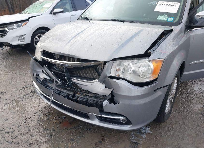 Photo 6 of 2015 Chrysler Town & COUNTRY TOURING-L (VIN 2C4RC1CG2FR572120)