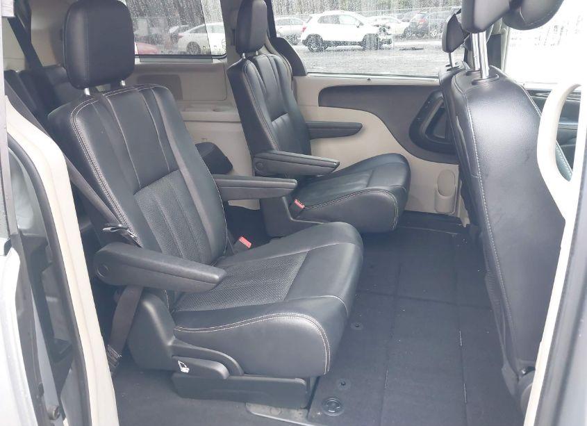 Photo 8 of 2015 Chrysler Town & COUNTRY TOURING-L (VIN 2C4RC1CG2FR572120)