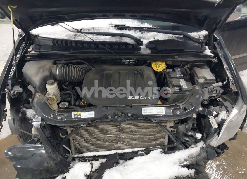 Photo 10 of 2015 Chrysler Town & COUNTRY TOURING-L (VIN 2C4RC1CG2FR574238)