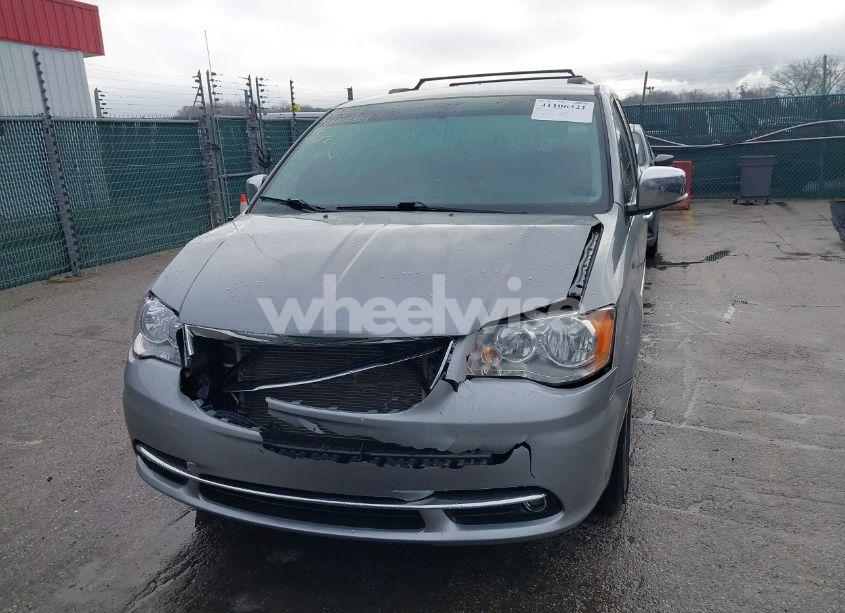 Photo 12 of 2015 Chrysler Town & COUNTRY TOURING-L (VIN 2C4RC1CG2FR618710)
