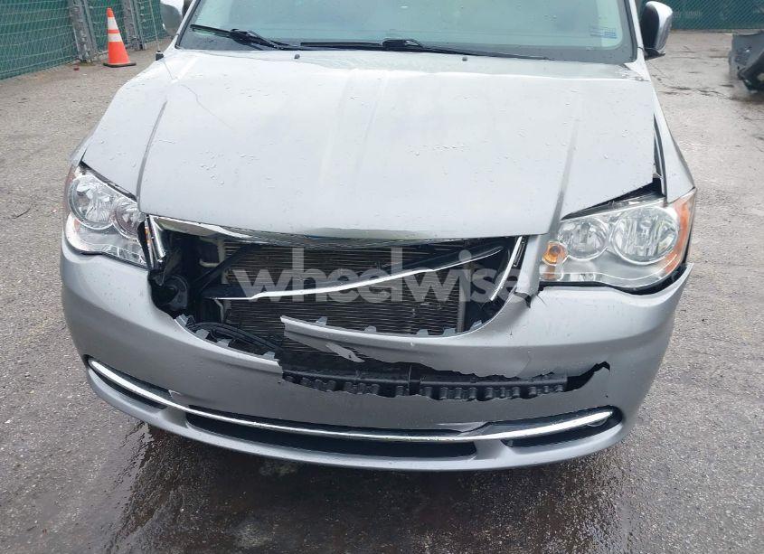 Photo 17 of 2015 Chrysler Town & COUNTRY TOURING-L (VIN 2C4RC1CG2FR618710)