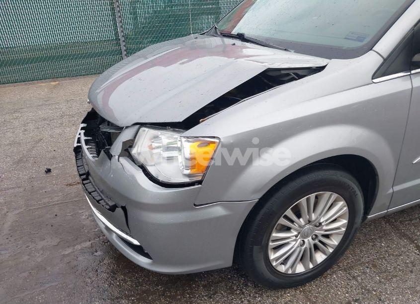 Photo 6 of 2015 Chrysler Town & COUNTRY TOURING-L (VIN 2C4RC1CG2FR618710)