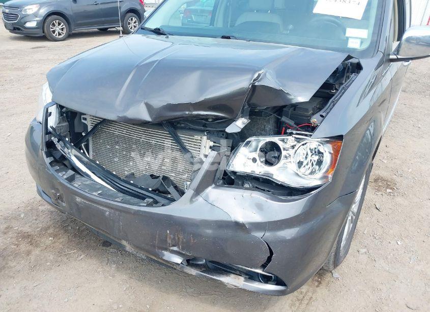 Photo 6 of 2015 Chrysler Town & COUNTRY TOURING-L (VIN 2C4RC1CG2FR677644)