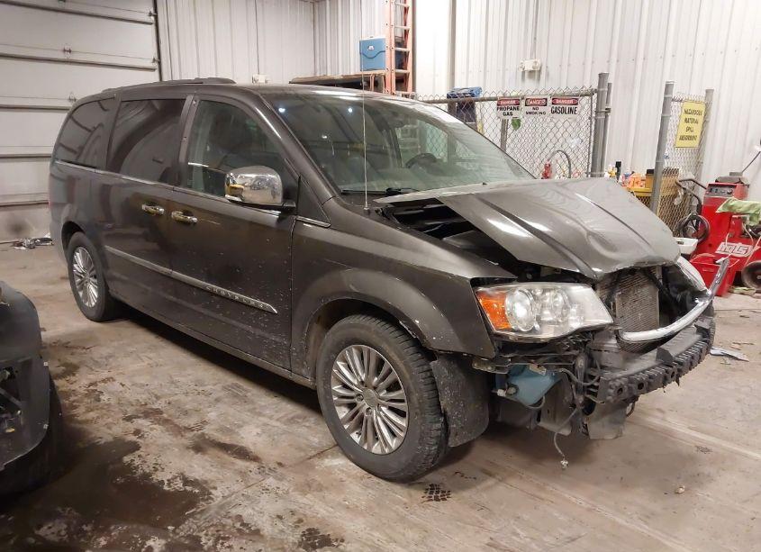 2016 Chrysler Town & COUNTRY TOURING-L ANNIVERSARY EDITION (VIN 2C4RC1CG2GR150303) main photo