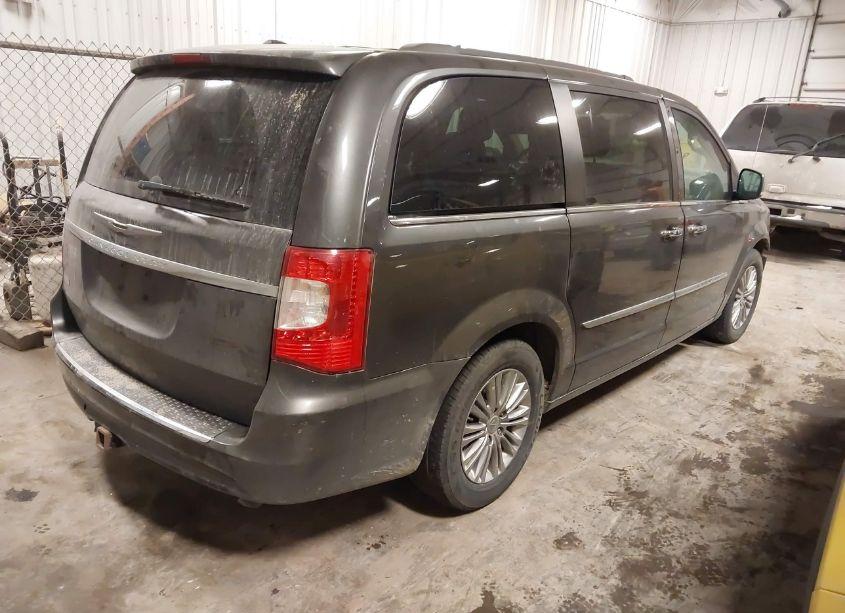 Photo 4 of 2016 Chrysler Town & COUNTRY TOURING-L ANNIVERSARY EDITION (VIN 2C4RC1CG2GR150303)