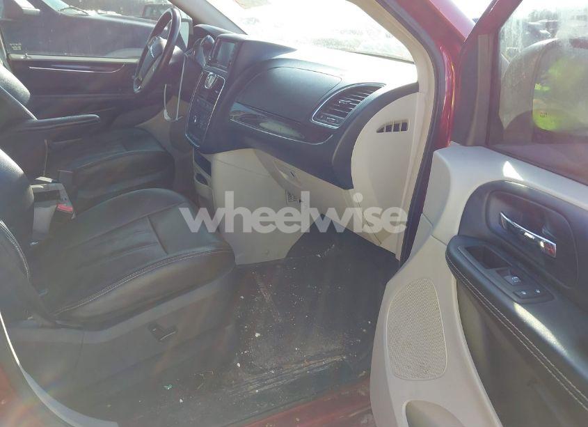 Photo 5 of 2016 Chrysler Town & COUNTRY TOURING-L (VIN 2C4RC1CG2GR240499)