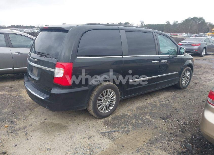 Photo 4 of 2016 Chrysler Town & COUNTRY TOURING-L (VIN 2C4RC1CG2GR253527)