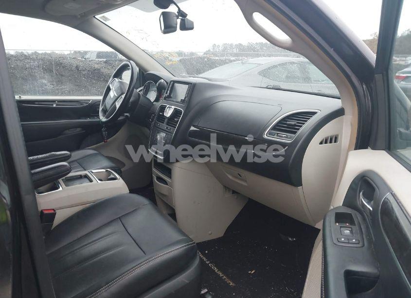 Photo 5 of 2016 Chrysler Town & COUNTRY TOURING-L (VIN 2C4RC1CG2GR253527)