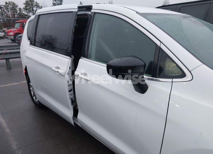 Photo 17 of 2024 Chrysler Voyager LX (VIN 2C4RC1CG2RR176905)